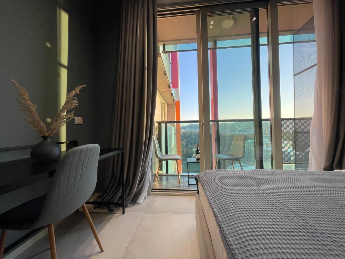 Ambassador Skyline Apartments Тирана Экстерьер фото